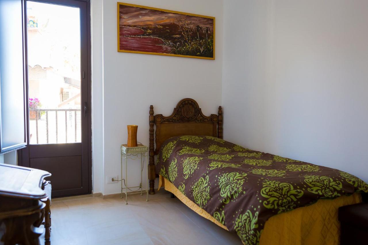 B&B La Casa Gialla ตาออร์มินา ภายนอก รูปภาพ